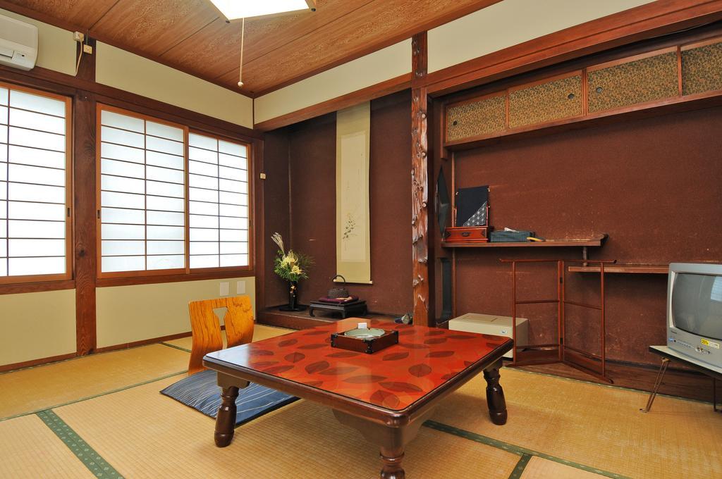 Taiya Ryokan Matsusaka Buitenkant foto